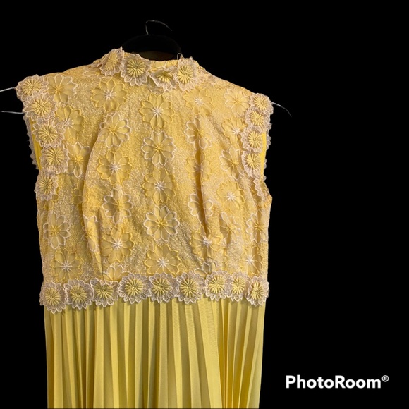 Sylvia Ann Dresses Vintage Sylvia Ann Yellow Daisy Lace Pleated